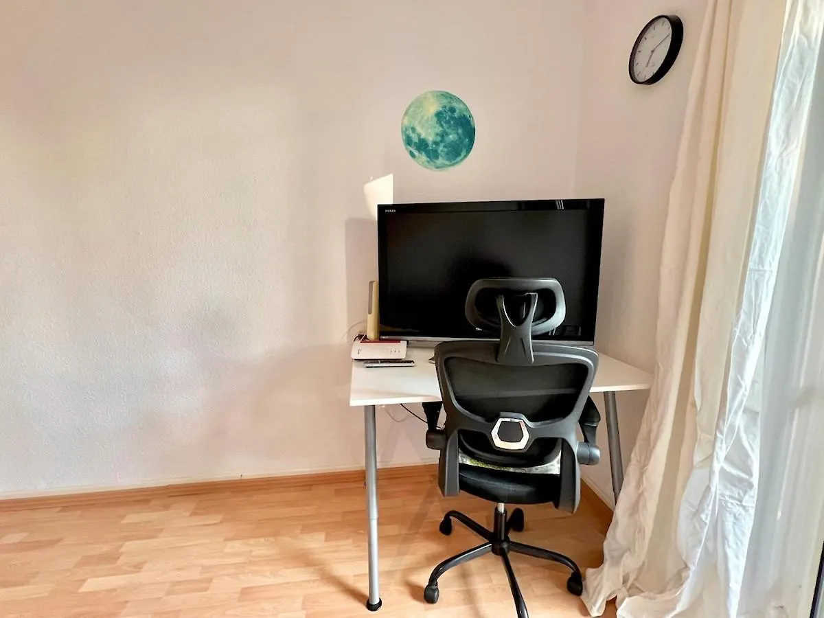 Cozy 2-Room-Apartment On Zoo Park In District 2 Dusseldorf
