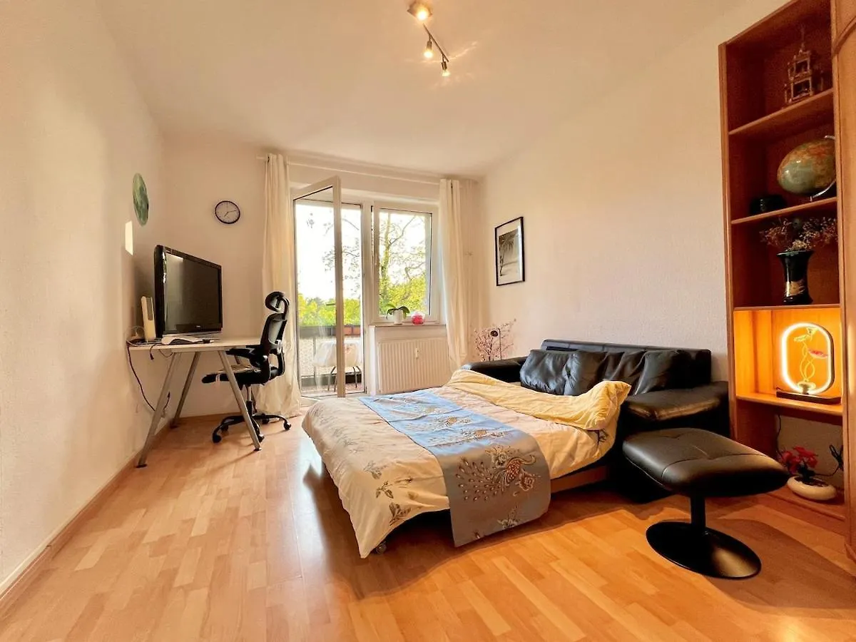 Cozy 2-Room-Apartment On Zoo Park In District 2 Dusseldorf 0*,