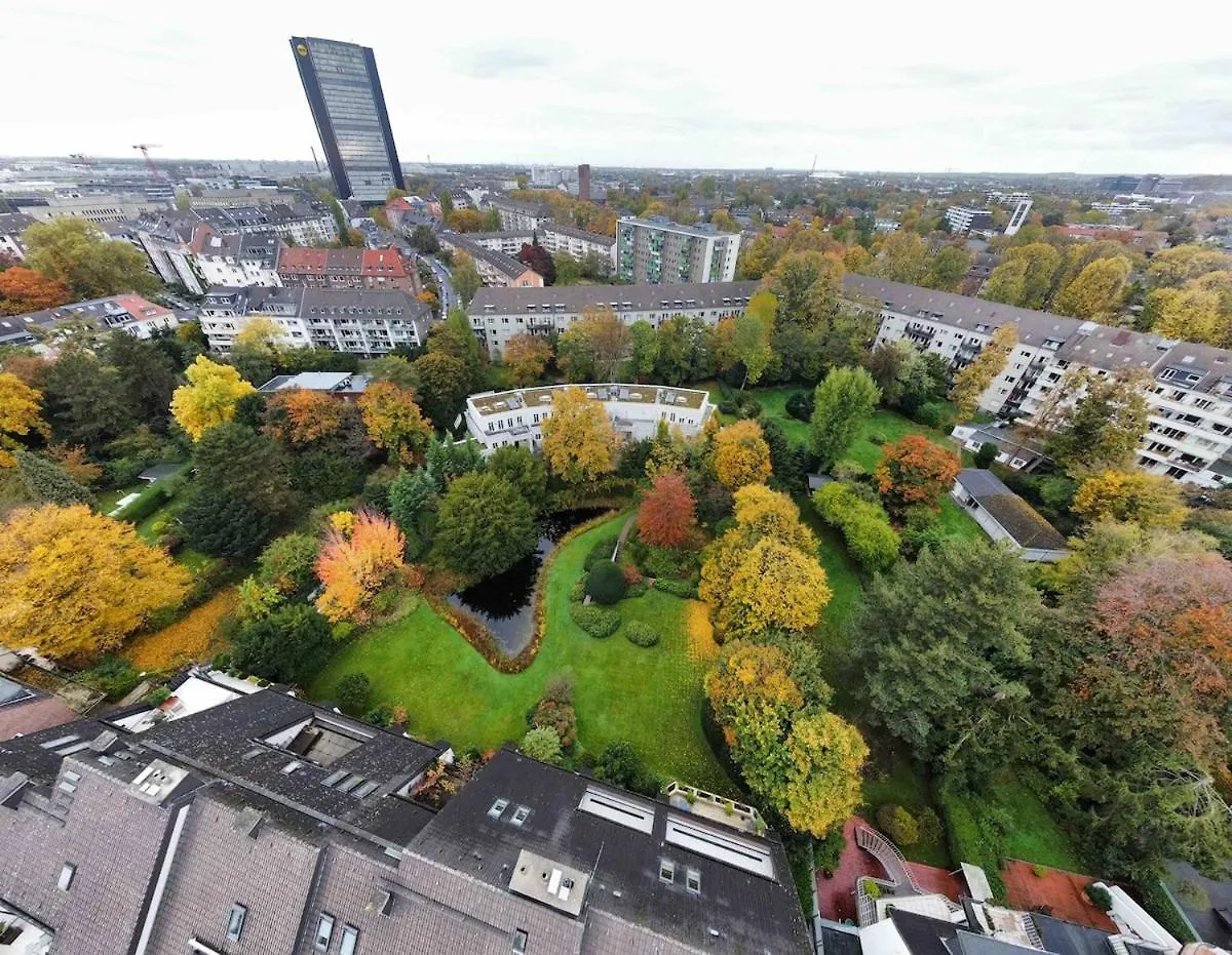 Cozy 2-Room-Apartment On Zoo Park In District 2 Düsseldorf 0*,  Alemania
